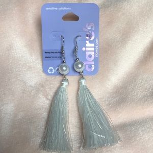 Claire’s NWT White Tassel Earrings